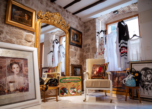 Fotografija 5 - FOTO Iskoristite listopadske popuste na umjetnička djela i unikatnu odjeću u Galeriji Juraj Dalmatinac