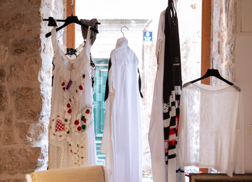 Fotografija 18 - FOTO Iskoristite listopadske popuste na umjetnička djela i unikatnu odjeću u Galeriji Juraj Dalmatinac