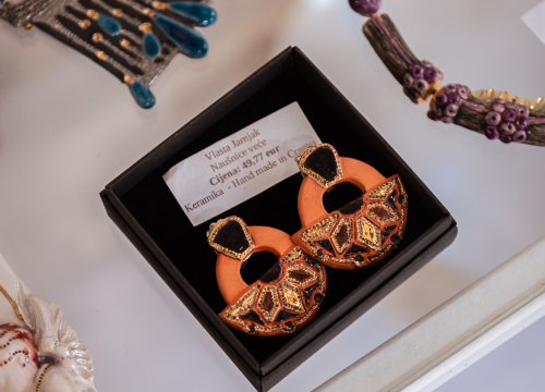 Fotografija 23 - FOTO Iskoristite listopadske popuste na umjetnička djela i unikatnu odjeću u Galeriji Juraj Dalmatinac