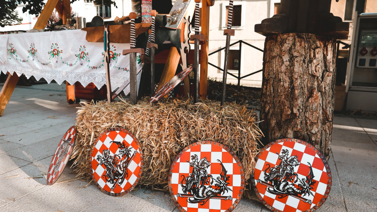 Knin zasjao u znaku tradicije: Održan prvi Festival starih zanata i Festival diplara