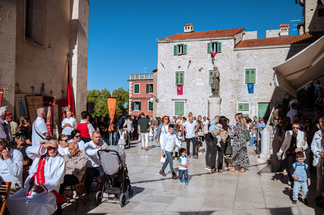 FOTO Održana svečana procesija i sveta misa u povodu blagdana sv. Mihovila