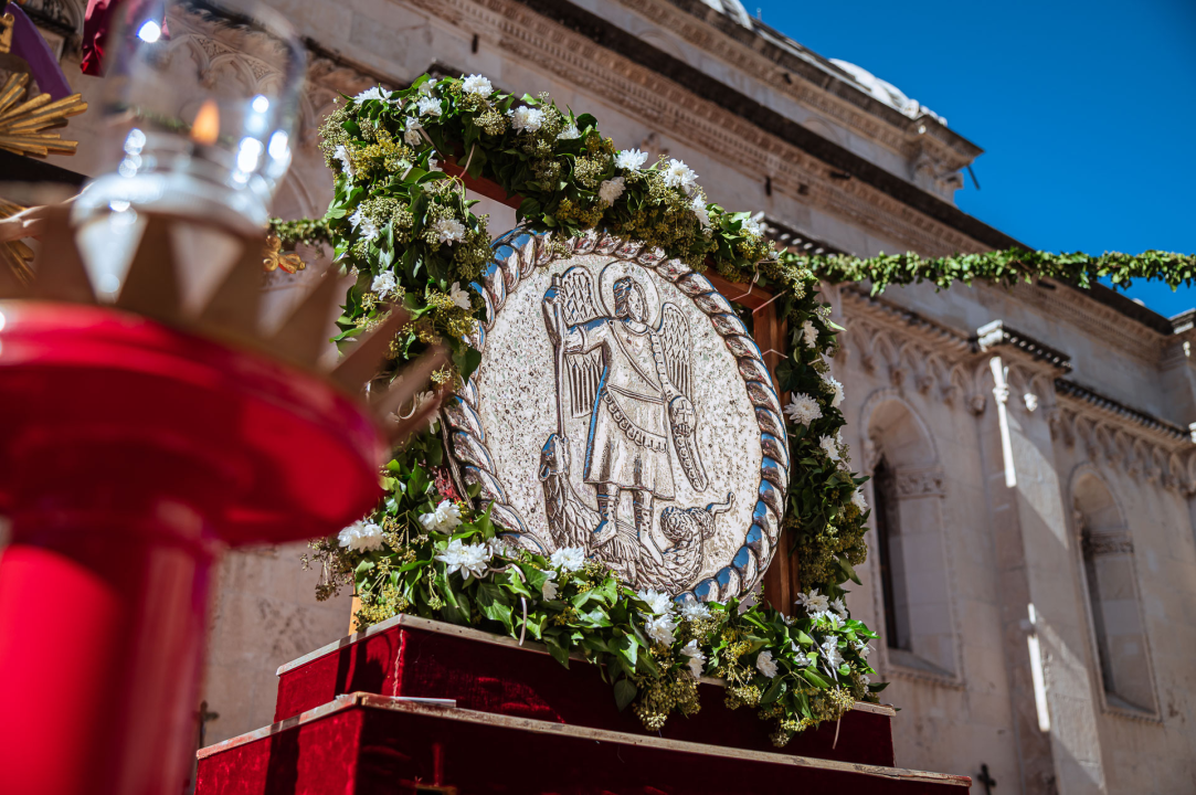 FOTO Održana svečana procesija i sveta misa u povodu blagdana sv. Mihovila