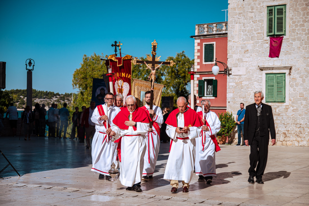 FOTO Održana svečana procesija i sveta misa u povodu blagdana sv. Mihovila