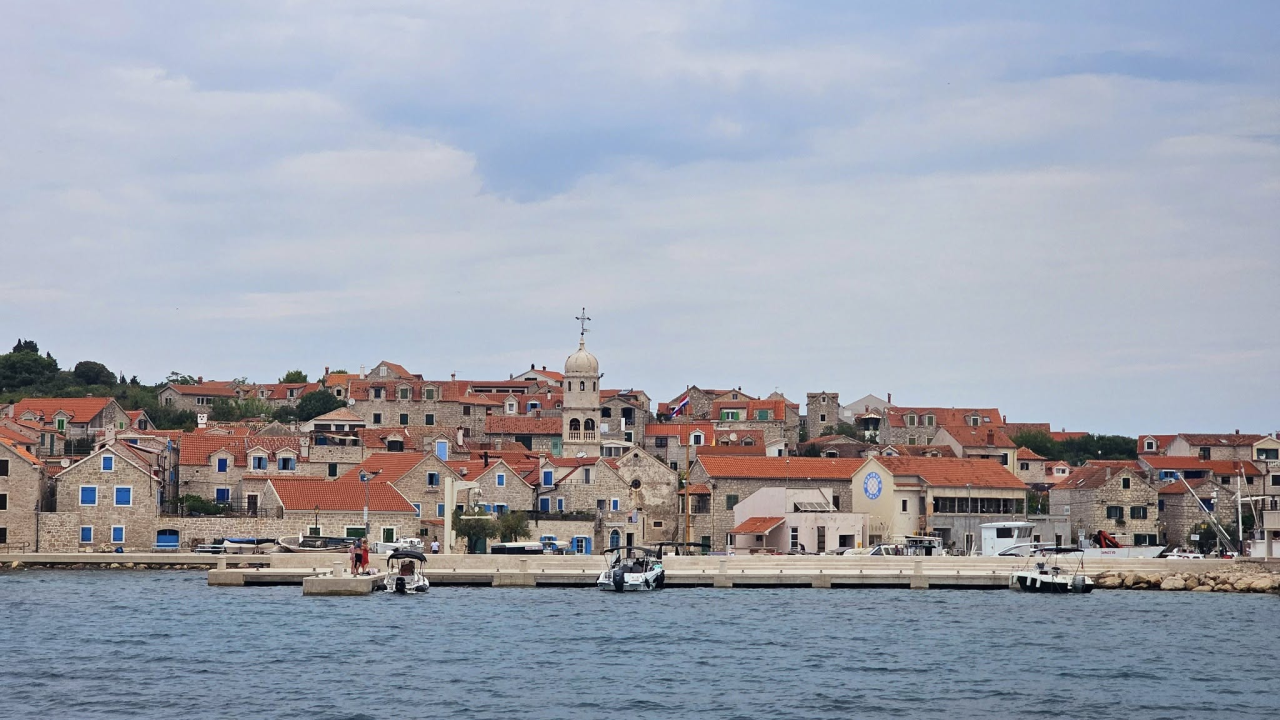 Pod utjecajem alkohola izazvao prometnu nesreću na Prviću, žena (78) teško ozlijeđena