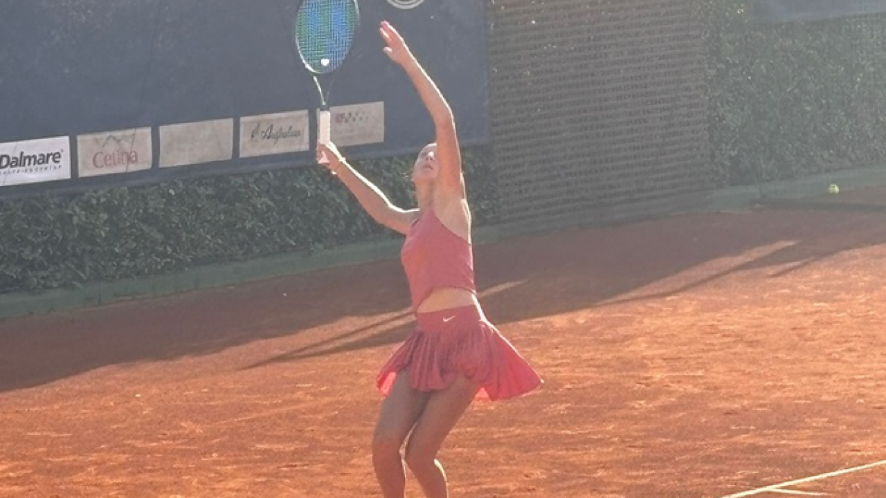 Nika Bumbak u paru s Lucijom Vojak prošla prvo kolo turnira parova 'Šibenik Opena'