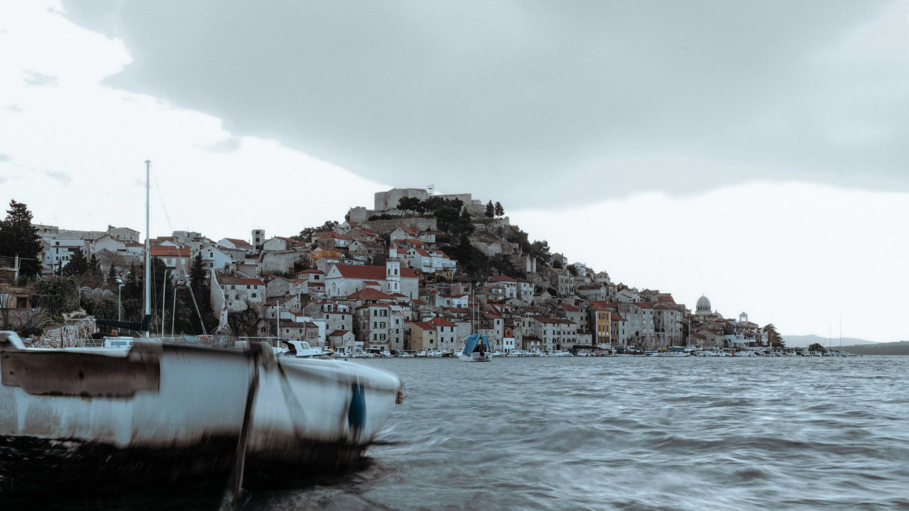 Nedjelja oblačna, popodne mogući izraženiji pljuskovi