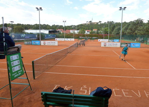 Fotografija 2 - FOTO Nasmijana Ana Konjuh osvojila Šibenik