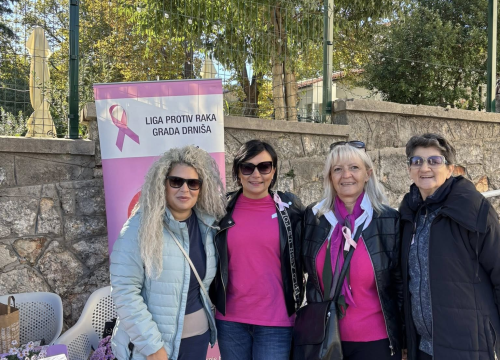 Fotografija 17 - Obilježen Dan ružičaste vrpce u Drnišu