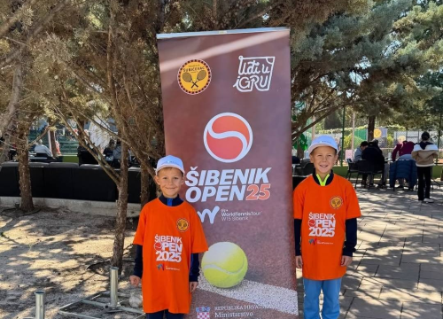 Fotografija 7 - FOTO Nasmijana Ana Konjuh osvojila Šibenik
