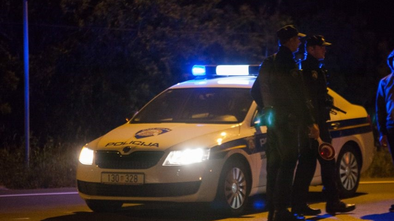 Kaos u šibenskom kafiću: 44-godišnjak prijetio zbog nepostojećeg duga, pa nastradao u tučnjavi