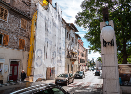 Fotografija 3 - Uklanjaju se dotrajali dimnjaci sa zgrade u Zvonimirovoj