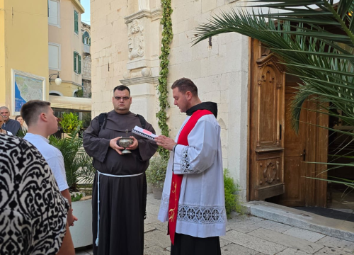 Fotografija 2 - Šibenčani proslavili peti petak u Velikoj devetnici pred blagdan sv. Nikole Tavelića