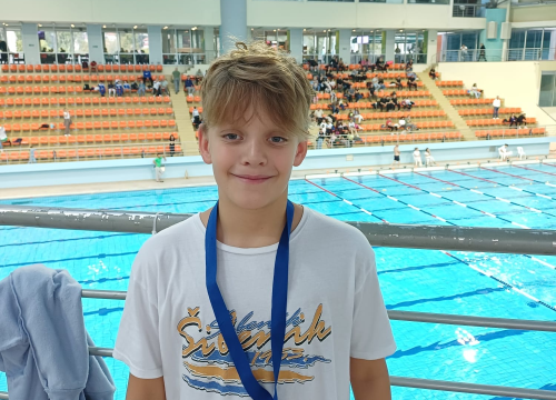 Fotografija 2 - FOTO Plivački klub Šibenik sezonu otvorio medaljama u Sarajevu