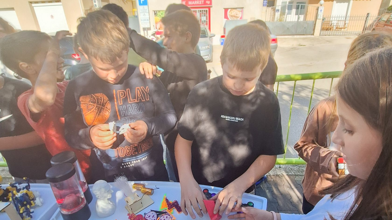 Šibenski školarci otkrili čaroliju znanosti uz Teslinu STEM akademiju
