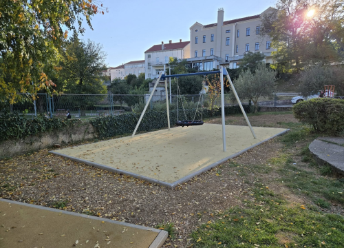 Fotografija 3 - FOTO Drniški mališani sada mogu guštati u novouređenom igralištu