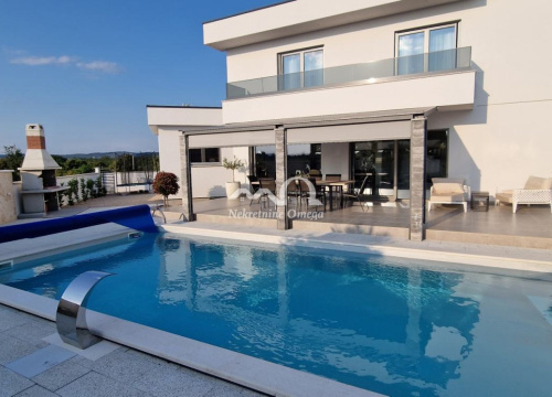 Luksuz uz more: Izdvojili smo najljepše vile s bazenima u okolici Šibenika do 1,6 milijuna eura