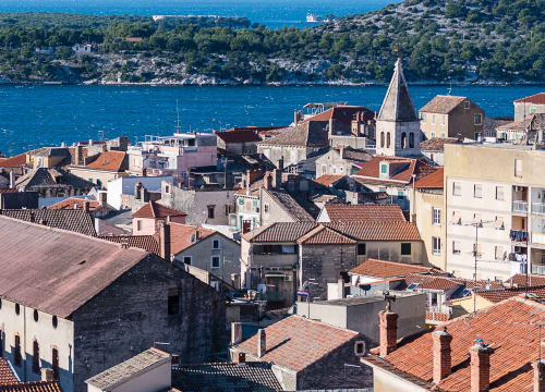 Pred nama je pretežno sunčana nedjelja