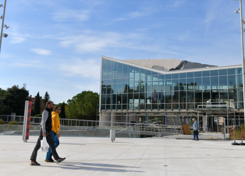 Šibenska stakleno-kamena ljepotica opet u punom sjaju – skinuta skela s Gradske knjižnice