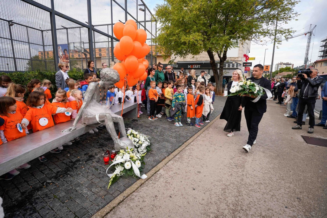 Draženu 61 balon za 61. rođendan: Šibenik obilježio rođendan svog košarkaškog velikana