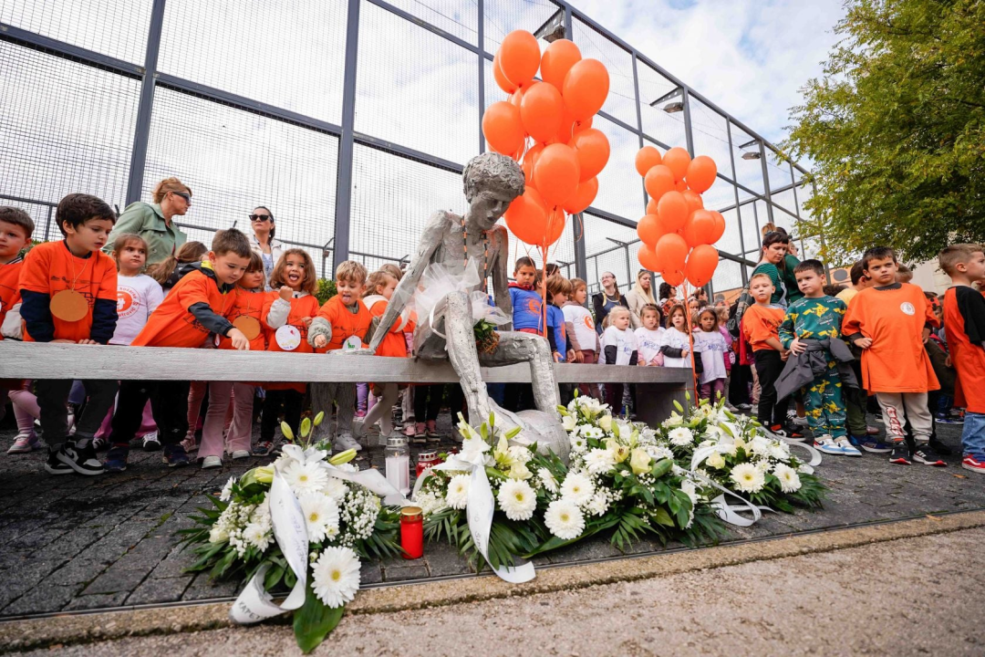 Draženu 61 balon za 61. rođendan: Šibenik obilježio rođendan svog košarkaškog velikana