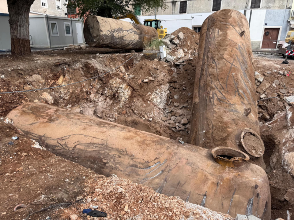 Ispod Vanjskog otkriveni i uklonjeni spremnici goriva stare benzinske pumpe