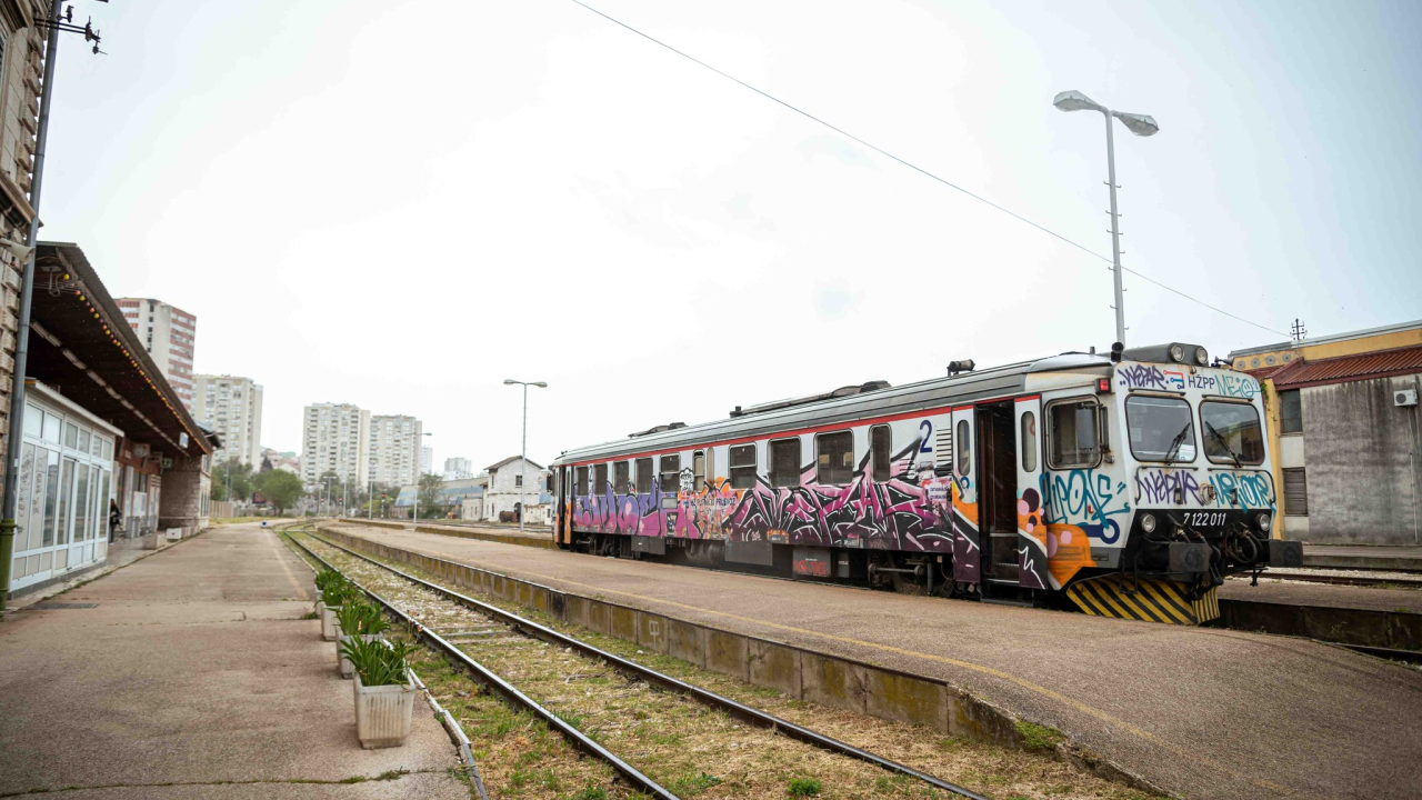 Župan će od HŽ-a službeno zatražiti modernizaciju šibenskog kolodvora, dogovorena nova linija do Splita