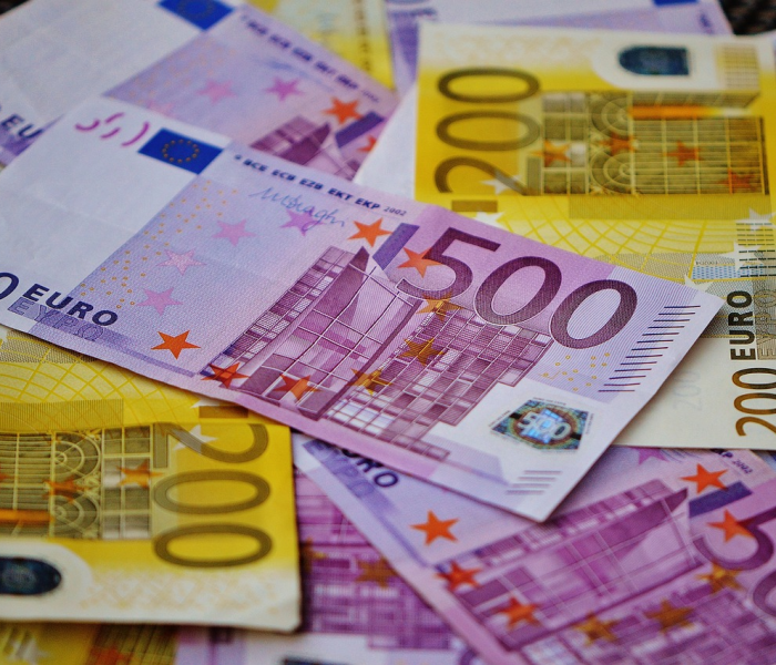 Bolna usporedba: Slovenci zarađuju više, a političare plaćaju upola manje nego mi