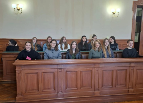 Gimnazijalci na sudu u Šibeniku: Izvannastavna aktivnost povodom Europskog dana pravosuđa