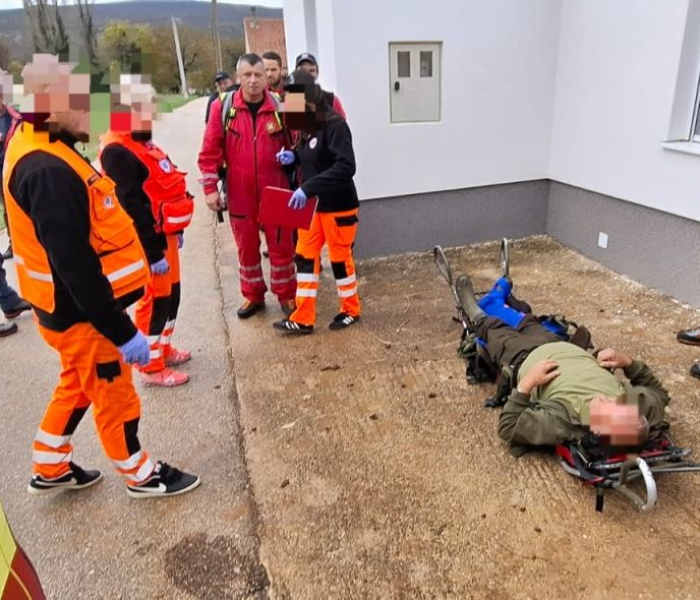 HGSS-ovci spašavali lovca kod Drniša