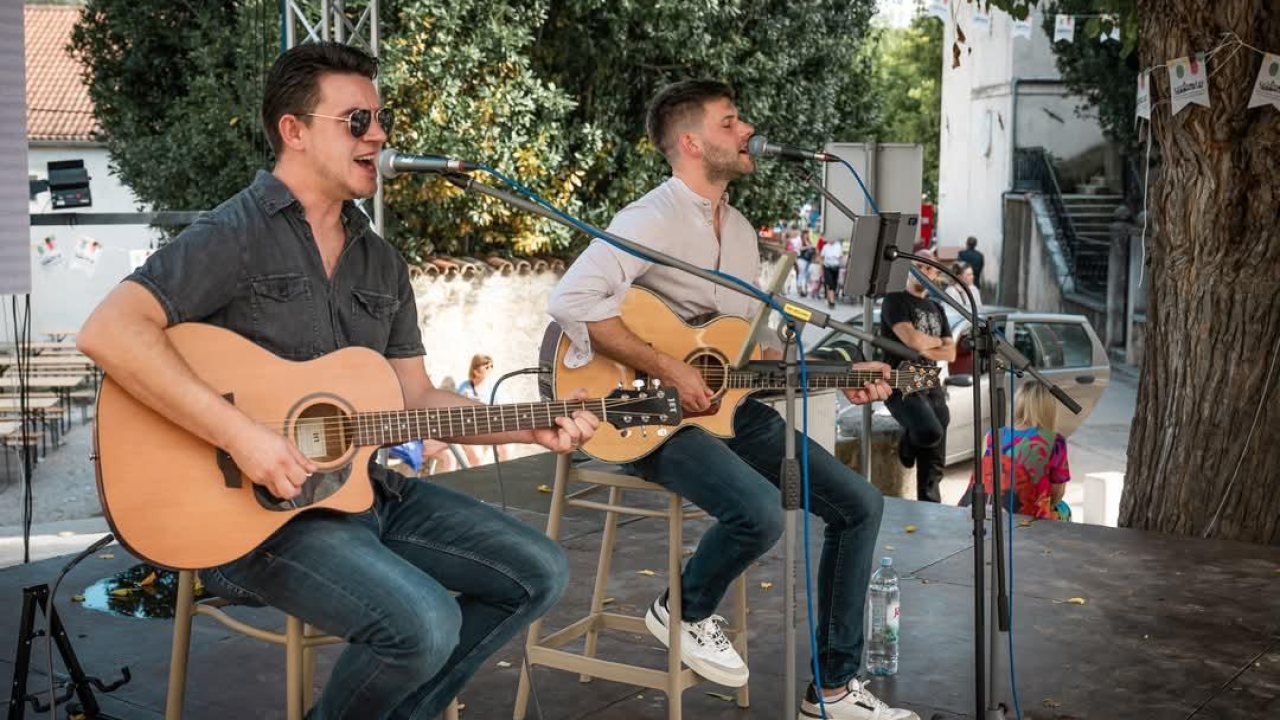 Libar acoustic duo donosi vrhunsku atmosferu u Mozart, a nakon vikenda…