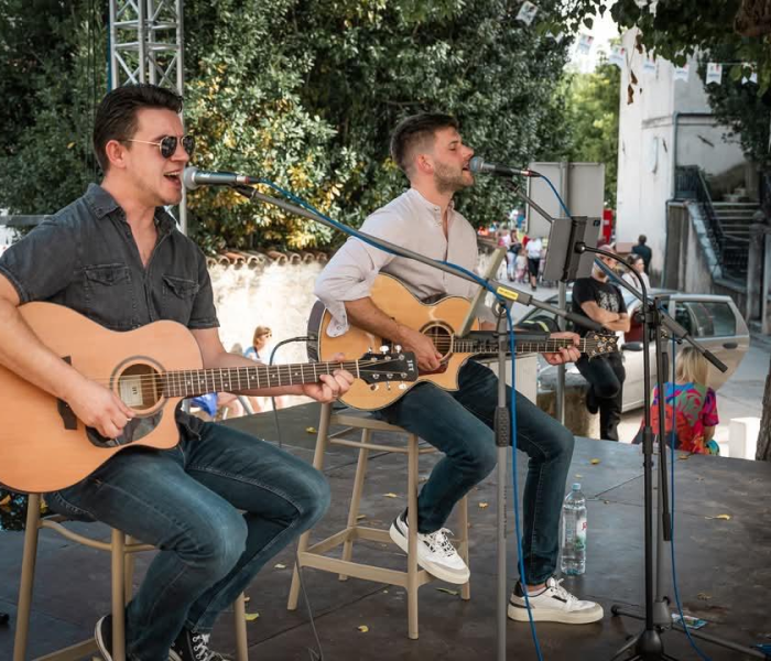 Libar acoustic duo donosi vrhunsku atmosferu u Mozart, a nakon vikenda…