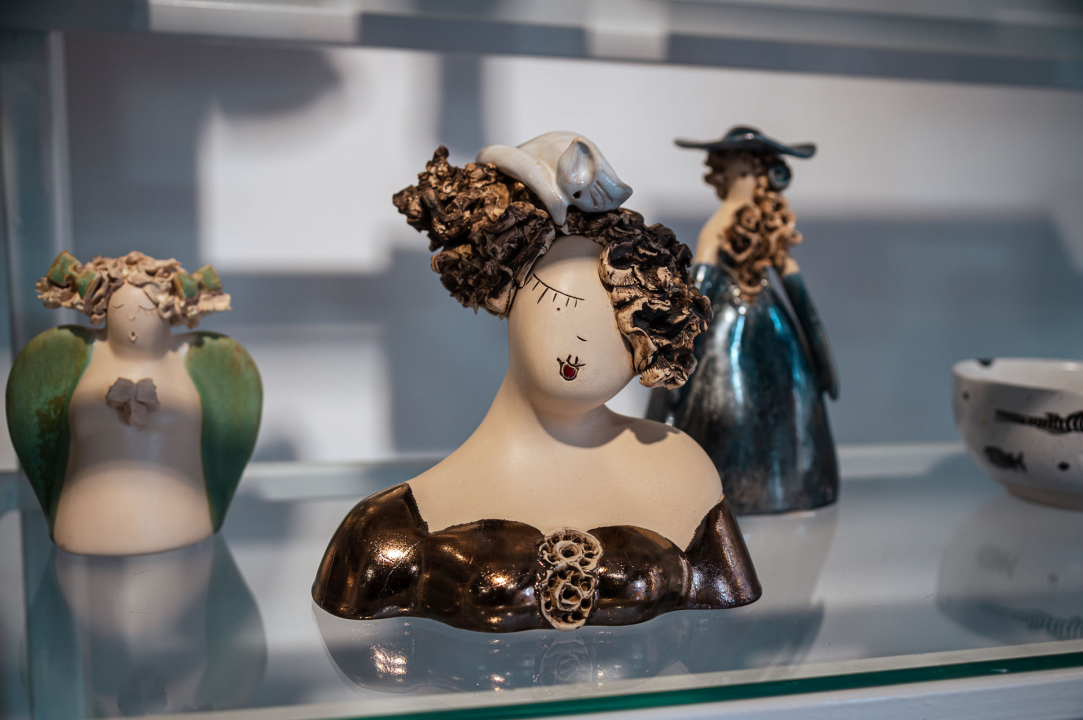 FOTO Modni raj u Šibeniku: Otkrijte ekskluzivne kolekcije hrvatskih dizajnera u Galeriji Juraj Dalmatinac!