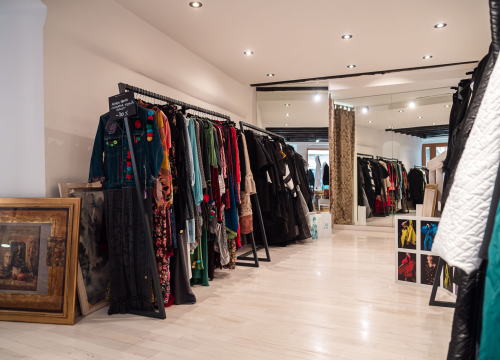 Fotografija 33 - FOTO Modni raj u Šibeniku: Otkrijte ekskluzivne kolekcije hrvatskih dizajnera u Galeriji Juraj Dalmatinac!