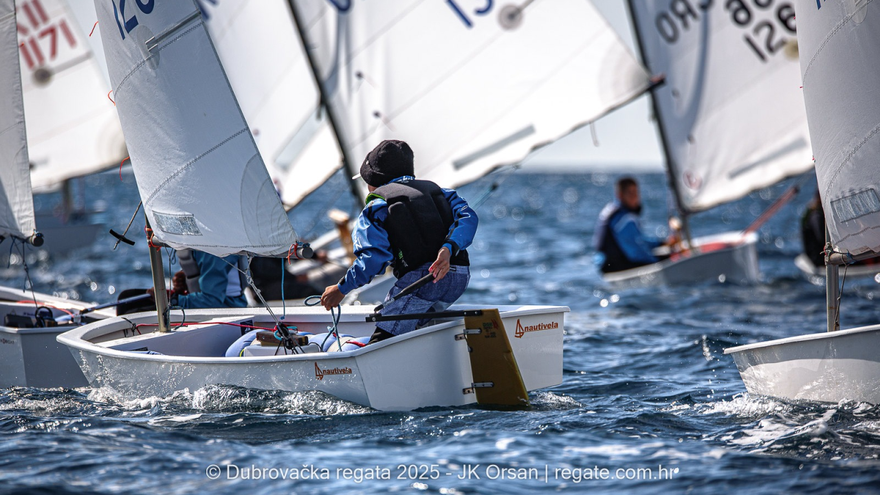 Šibenčani Ivano i Matej Gović u zlatnoj skupini Halloween Regatte u Piranu