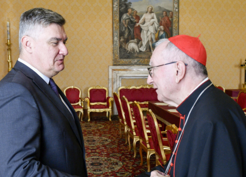 Milanović se susreo s papom i pozvao ga u Hrvatsku