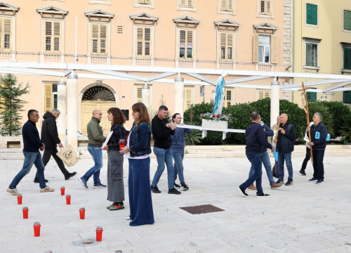Redovito molitveno okupljanje u Šibeniku obilježile poruke o nasilju nad ženama