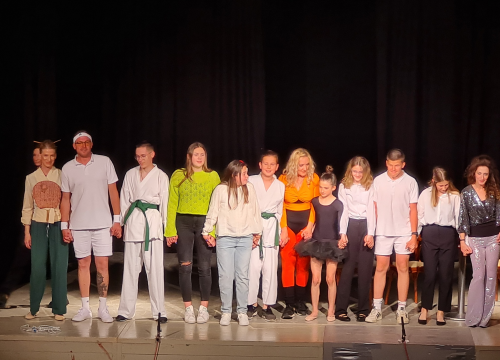 Fotografija 10 - Murterski dramski amateri osvajaju publiku diljem Hrvatske dok rade na novim predstavama