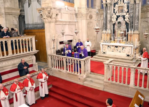 Fotografija 1 - Čista srijeda u katedrali svetog Jakova